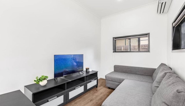 Affordable 3B Ideal Unit near Café/Mall/River/Park