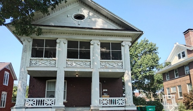 Affordable Accommodation, few minutes from US Postal Office, Main Street