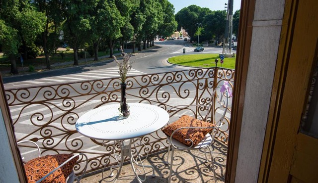 Affordable apartment near Amphiteatre