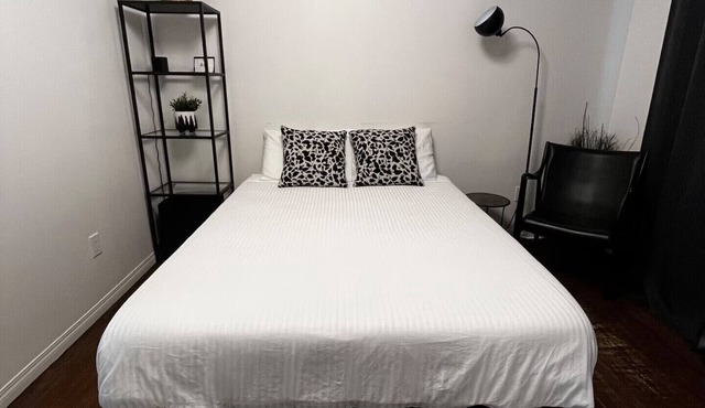 Affordable Bachelor Near HSC & Downtown
