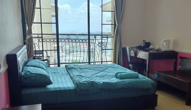 Affordable,clean, cozy, and just right for your stay.