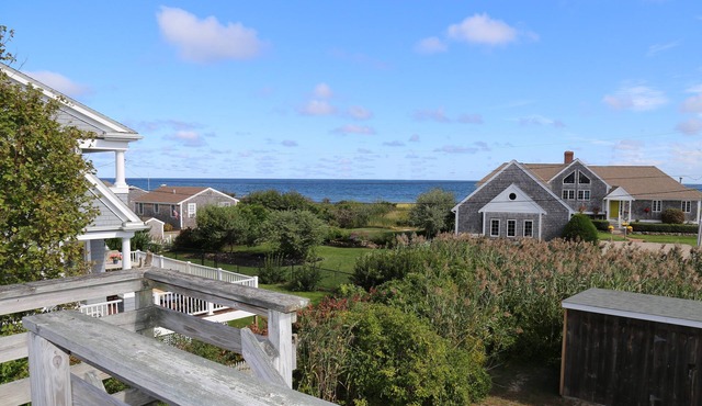 Affordable cottage near Town Neck Beach with AC