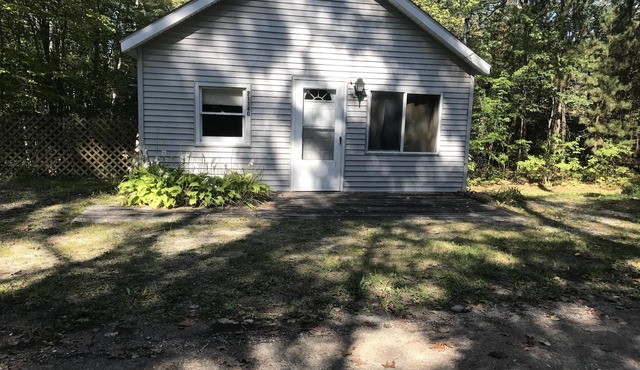 Affordable Cottage Steps Away From Lake Avalon