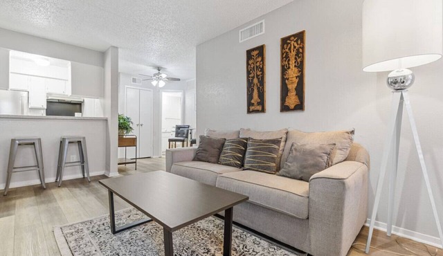 AFFORDABLE & COZY ONE BEDROOM APARTMENT!