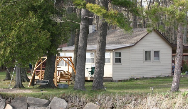 Affordable Family Fun on the Platte Lakes Van Hammen Cottage #3