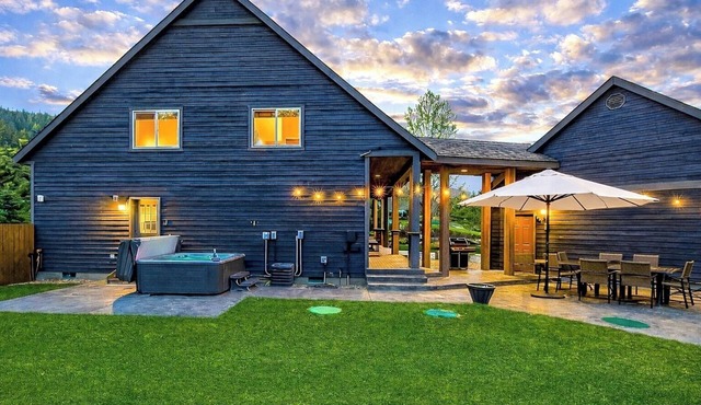 Affordable Gem–Pet Friendly/Spa+GmRm+Pool Access & 1PM In/Out.
