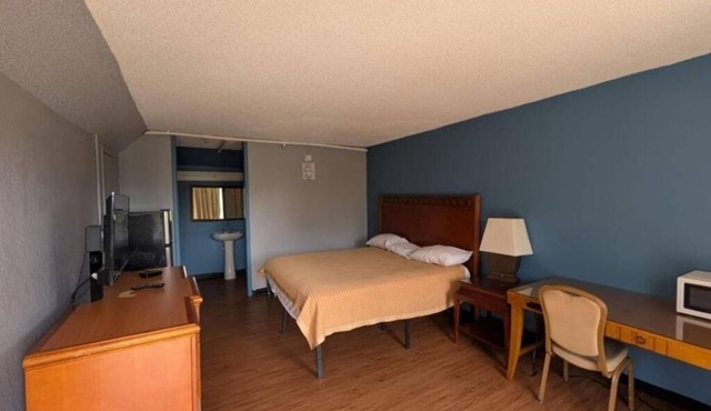 Affordable Getaway w/Amenities Close to the Action