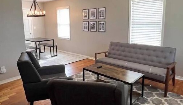 Affordable Home by Tinker and 6 mi to Downtown OKC