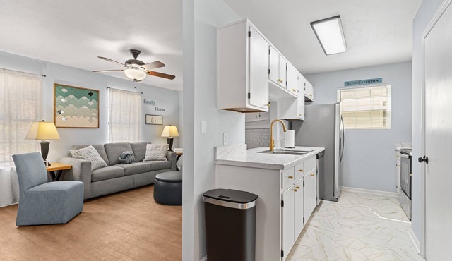 Affordable Luxury townhome CLOSE to malls, walking community with sidewalks.