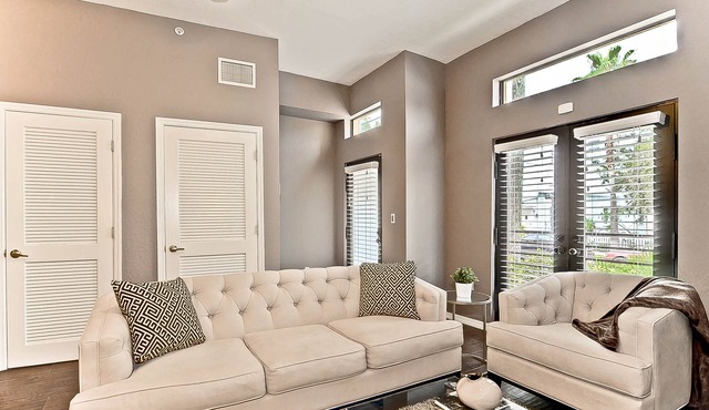 Affordable modern luxury - 2 BD/2 Baths in YBOR City - Downtown Tampa