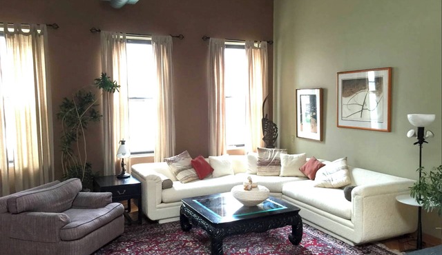 Affordable Month to Month In The Heart Of Chicago. 30 Day Minimum Bookings.