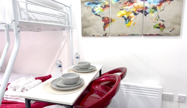 Affordable North London studio for up to 4 People