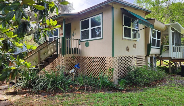 Affordable Old Homosassa! Close to the action and the boat ramp!