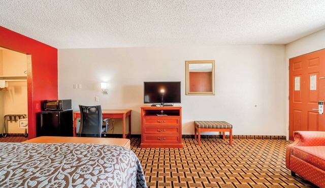 Affordable Pet-Friendly Stay Along Hwy 287 – Ideal for Business and Leisure