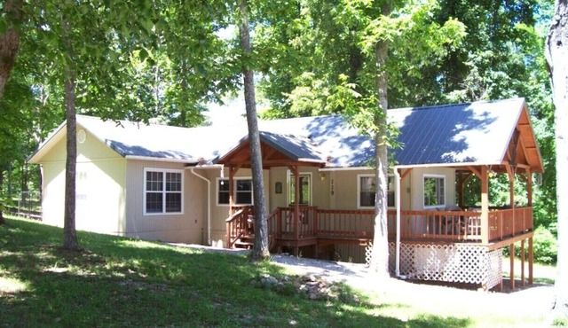 Affordable, Private, Norfork Lake View Home - Walk to water's edge! Super Nice!