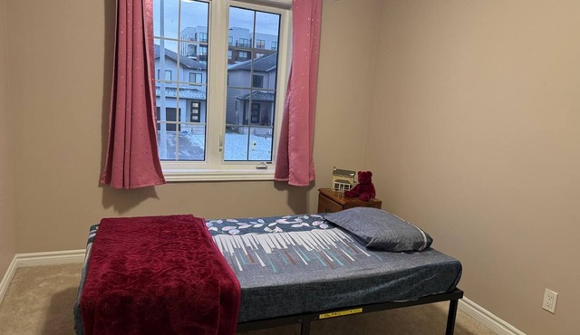 Affordable Private Room in Quiet and Clean Home