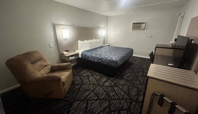 Affordable Room Minutes from Outdoor Adventures & Parks