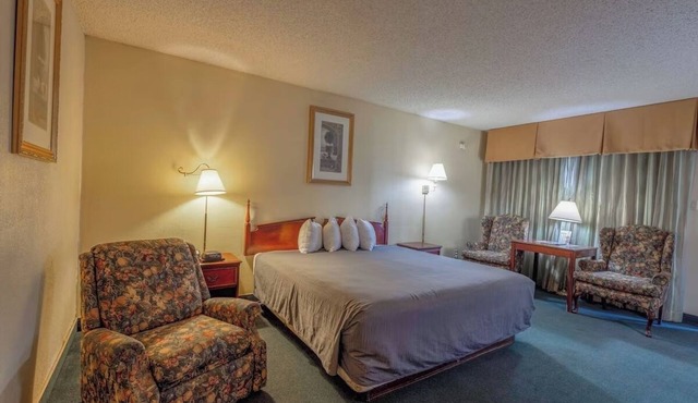 Affordable Room Near Scenic Red Rocks Park & Great Outdoor Attractions