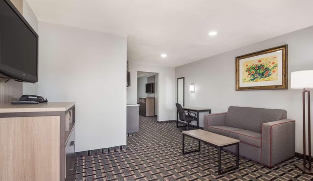 Affordable Salem Lodging Close to Speedway & Outdoor Adventures