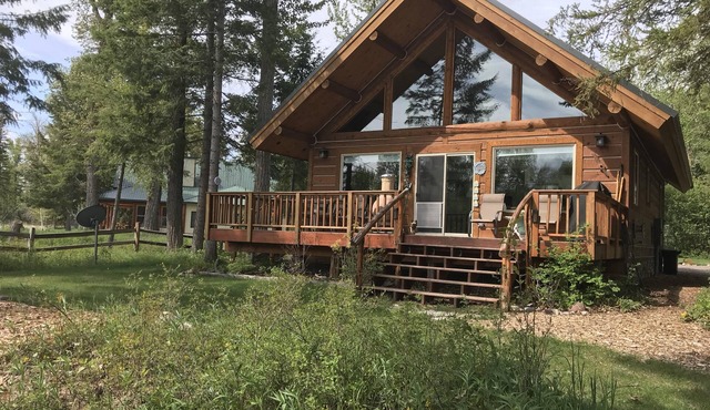 Affordable ski retreat! Center of Valley, 30 minutes to Whitefish and Blacktail!