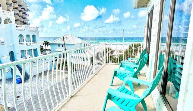 AFFORDABLE & SPACIOUS BEACHSIDE VILLA! POOL 7BR 4BA GULF VIEWS SLEEPS 23 NICELY