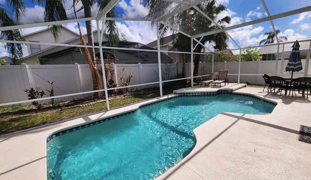 Affordable & Spacious 5BR 3BA Home w/private pool, fenced backyard for privacy