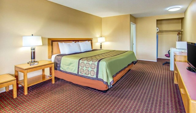 Affordable Stay Ideal For Oregon Retreat | Located at I-5 & Route 99