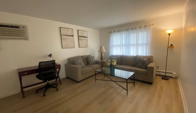 Affordable stay near EWR airport, Met Life, and American Dream Mall. Book today!