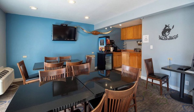 Affordable Stay w/Free Breakfast - Perfect for Road Trippers in Oregon