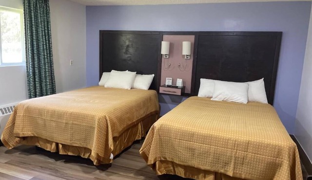Affordable Suite for Family in Scottish Inns, Minutes from Niagara Falls Park