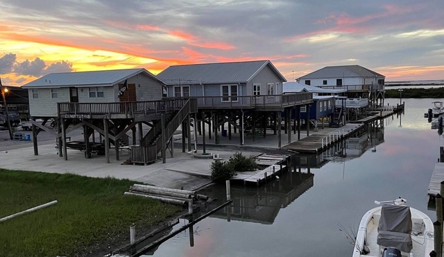 Afrayed Knot Waterfront- Coastal Realty Group