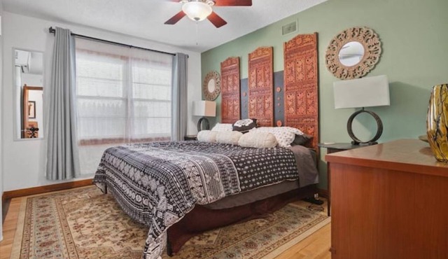 African Oasis- king bed, hot tub