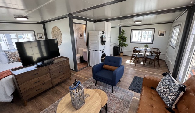 After-Hours Bliss: Cozy BoxHouse for Relaxation, Monahans, TX