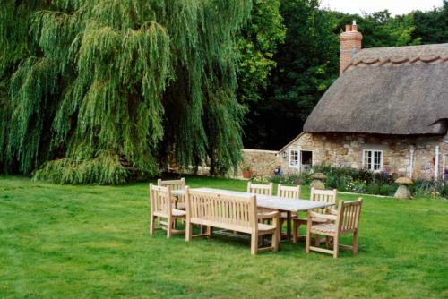 Afton Thatch: Beautiful Thatched Family Cottage