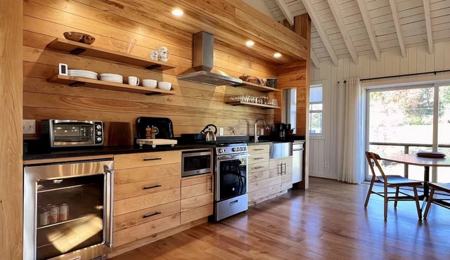 Aftonshire Cottage - Heart of Afton's Wine Region