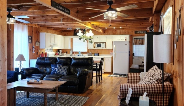 Agapé Cabin Lyfe near Cave Run Lake
