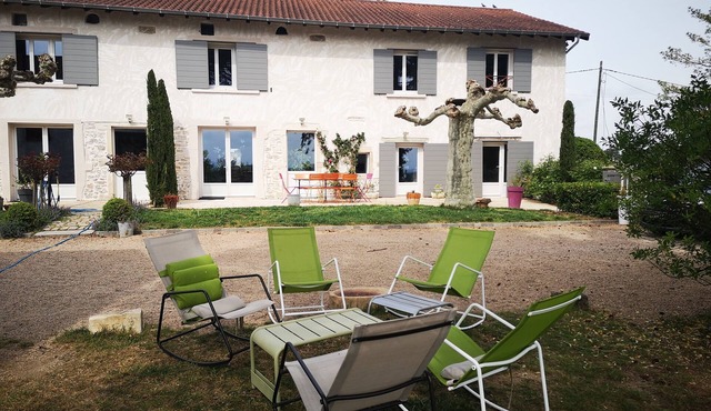 Agathe, cottage with sheets labeled tourism and handicap