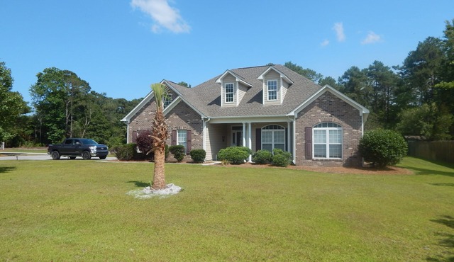 Agave Palms On Gold Leaf-BeachLife,Private Large Backyard,Grill,FirePit + More!