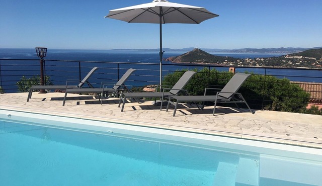 AGAY - Charming villa with heated swimming pool and exceptional sea view