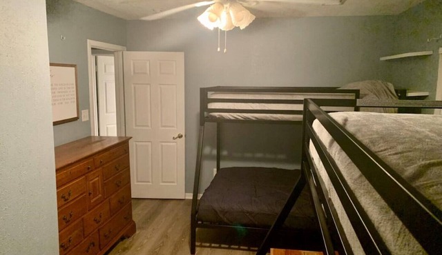 ✨Aggie Retreat✨SPACIOUS🏡Sleeps 17🛏🏟Close to Campus