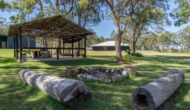 Agnes Downs - Round Hill Road, Round Hill