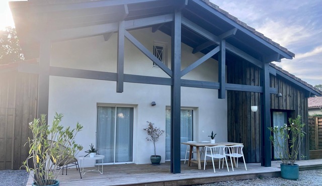 Agréable Petite Maison Avec Jardin Tout Près de la Plage