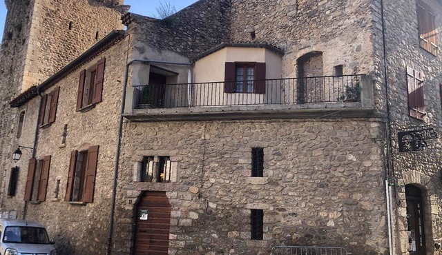 Agréable Maison en Pierre Avec Terrasse, au Coeur de la Citadelle