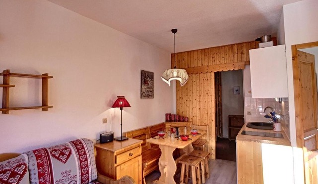 Agréable 2P cabine Les Menuires 6 pers, ski aux pieds, wifi - FR-1-178-169