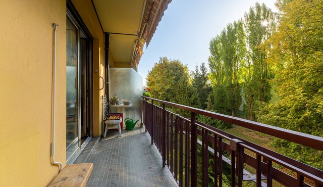 Agréable Appartement de 3 Pièces et Balcon Avec vue sur le Parc