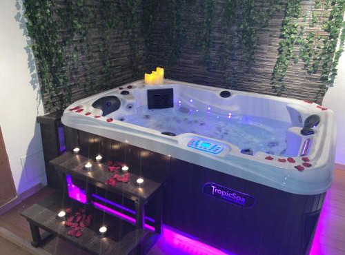 Agréable maisonnette de ville avec jacuzzi