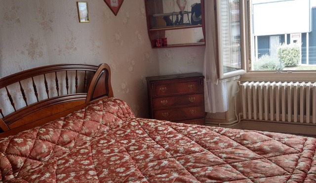 Agréable Maison Rustique à 10mn de la Gare de Romilly et 5mn du Centre Ville