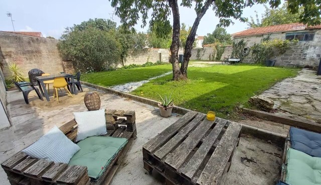 Agréable maison de centre bourg à 500m de la mer