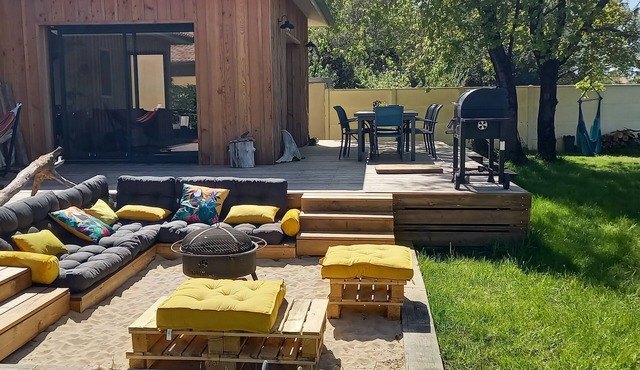 Agréable Villa Neuve Orientée Vers la Nature et le Couché de Soleil!