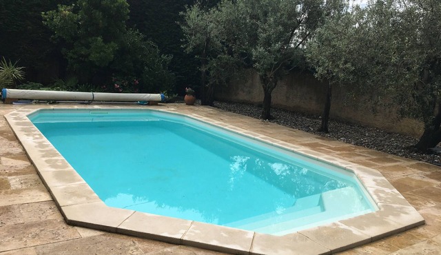 Agréable Villa Avec Cour Privée, Jardin Avec Barbecue, Terrasse et Piscine